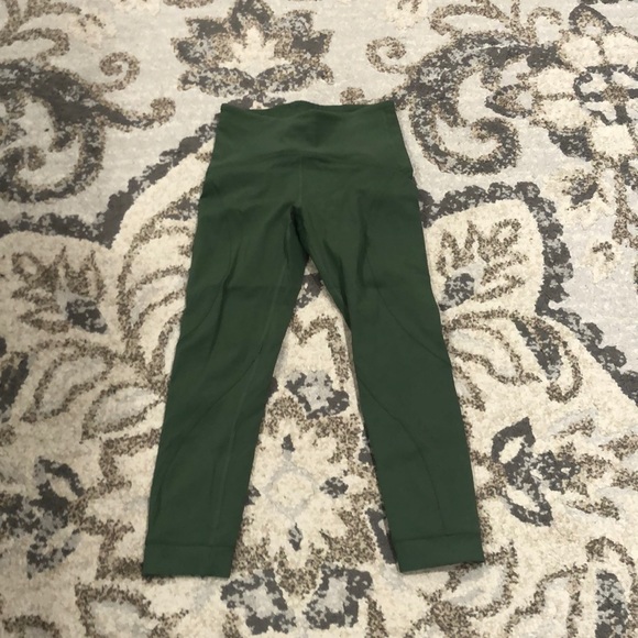 Lulu🍋 Algae Green Train Free High Rise Crop 23” Nulux size 6 - Picture 4 of 12